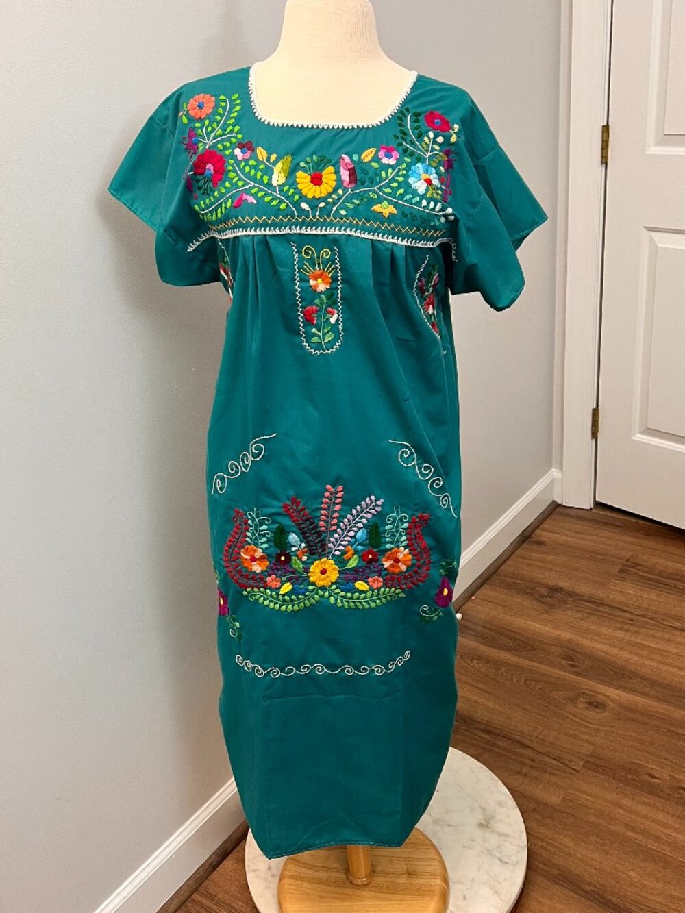 Puebla Dress – Traditional Mexican Embroidered Dress – Fiesta, Cultural, Boho M
